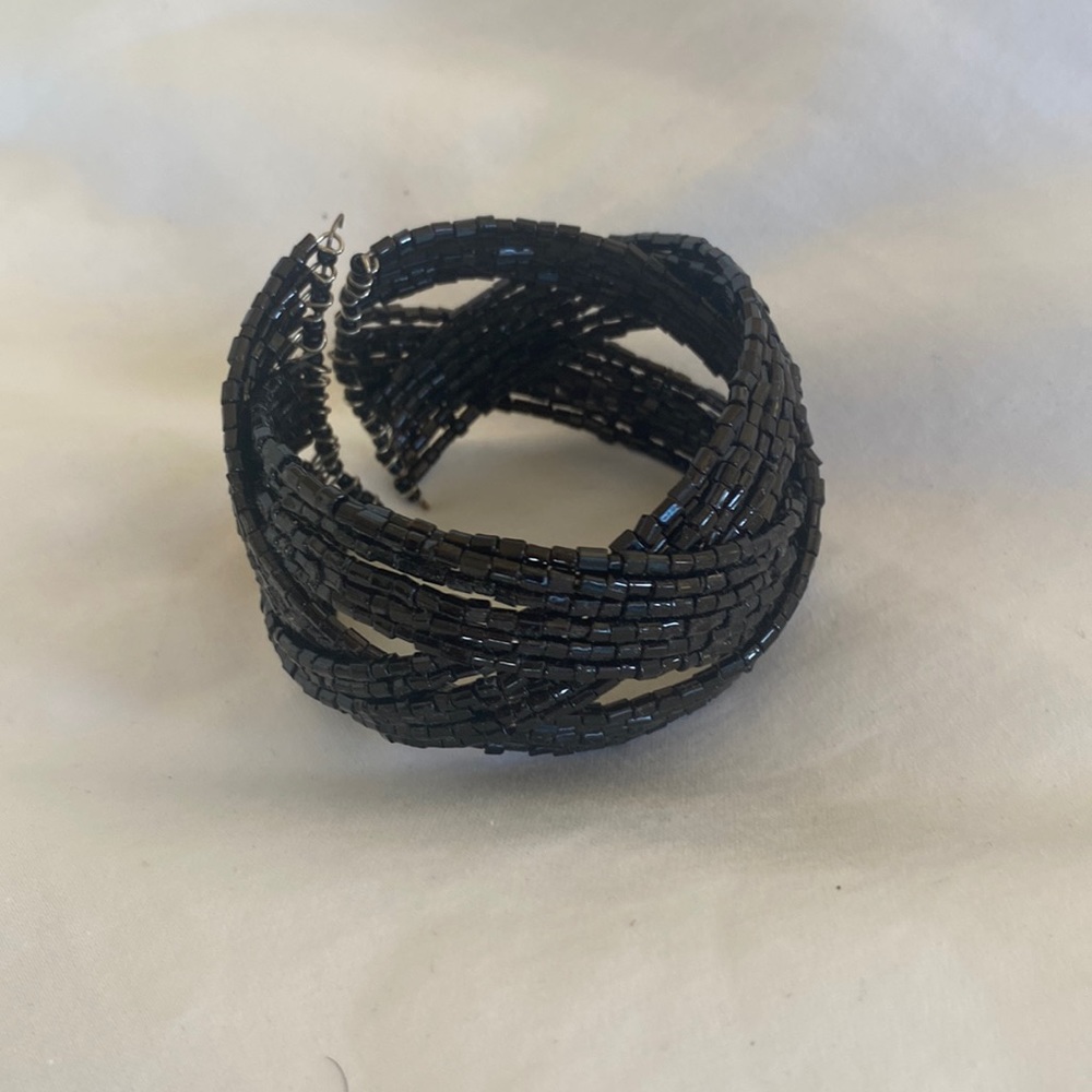 Black beaded bracelet